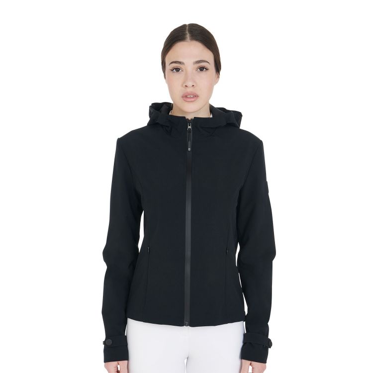Women's slim fit softshell jacket with windproof zip