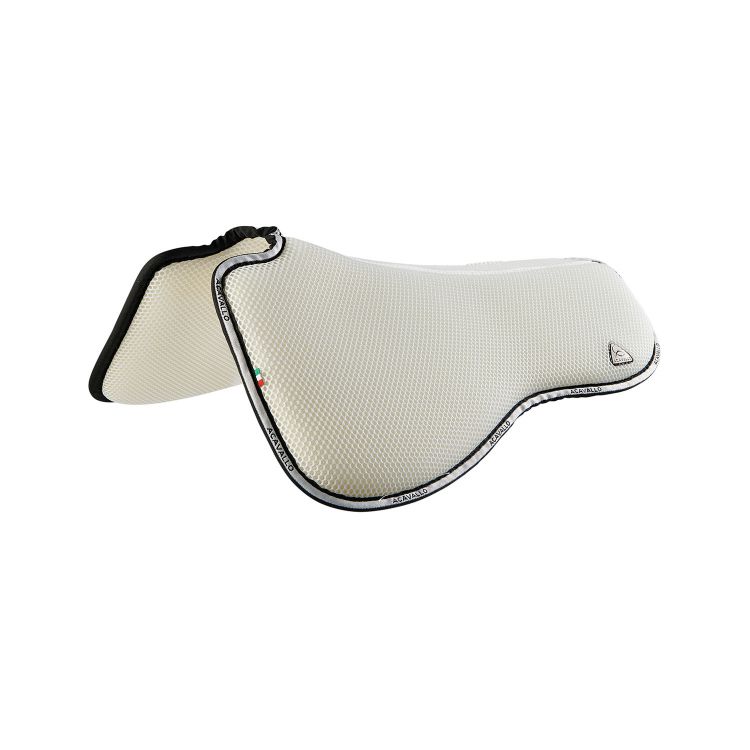 Withers shaped spine free dressage pad 3D spacer