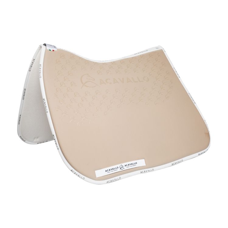 Lycra dressage saddle pad with silicone grip and bamboo fiber