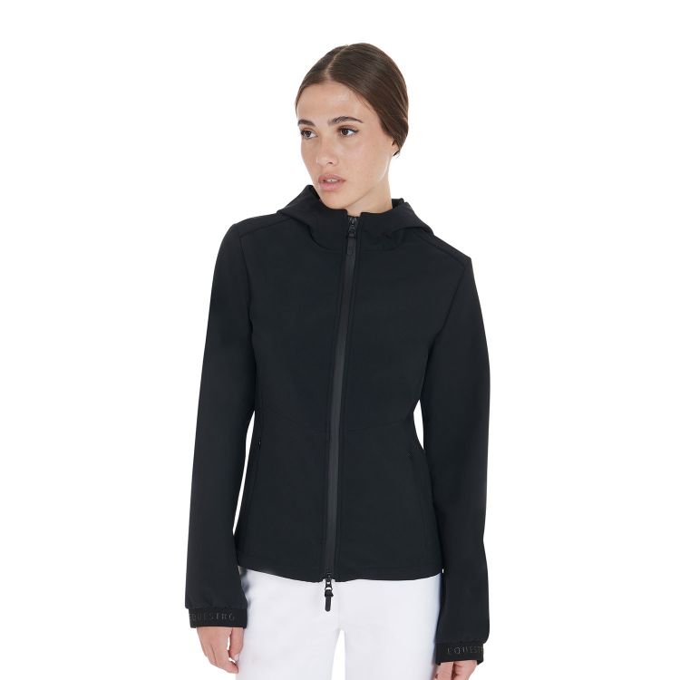 Women's slim fit softshell jacket with concealed pockets