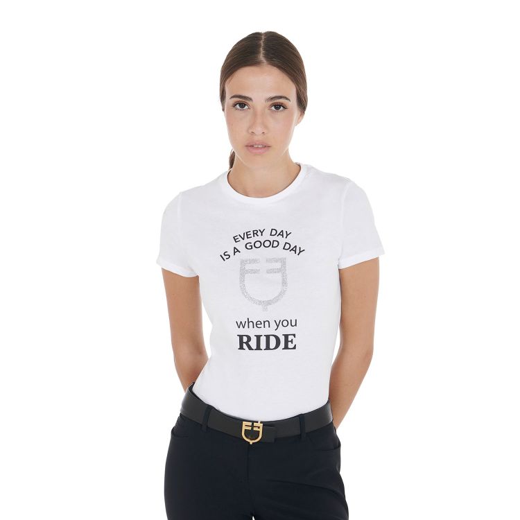 Women's slim fit Good Day T-shirt with chest logo