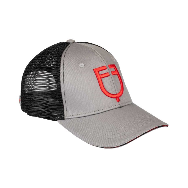 Unisex baseball cap with mesh insert